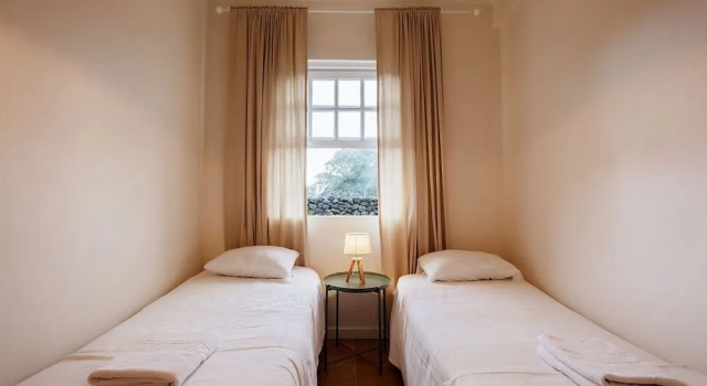 Liiiving in Açores-Mountain Island House, Book Hotel Hoteller i Piedade med parkering, Parkering