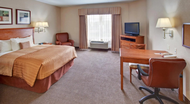 Двухместный люкс Candlewood Suites Omaha Airport by IHG