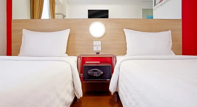 Номер Standard Red Planet Ortigas