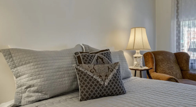 Suite 2 Schlafzimmer mit Bergblick Ryan Hotel
