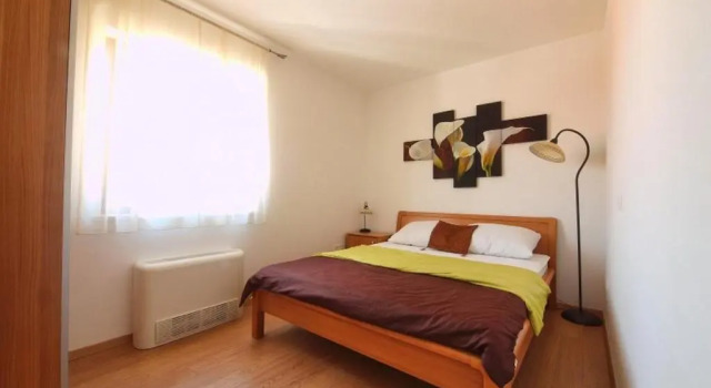 Апартаменты с 2 комнатами с балконом и с видом на море Apartments Anuška