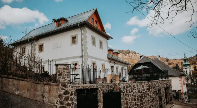 Resla Residence I, II, & Wellness, Забронировать Отель Отели в центре Банска-Штьявница с завтраком, отели в центре Банска-Штьявница с завтраком
