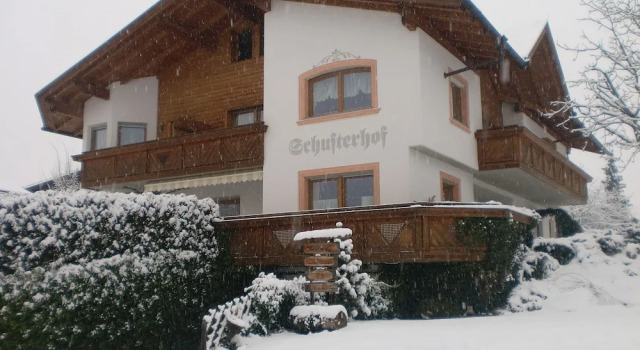 Ferienwohnungen Schusterhof in Natz