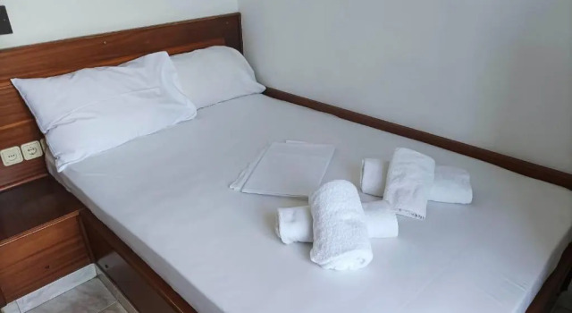 Номер Standard Leonidas Hotel