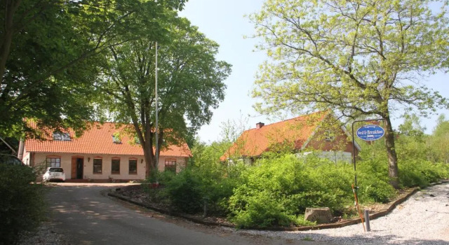 Engesvang Bed & Breakfast, Book Hotel Hoteller i Engesvang med parkering, Parkering