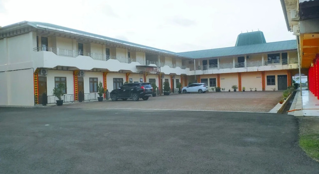 Tundreheni Hill Hotel and Restaurant, Rezerwuj Hotel Gunungsitoli Sumatra