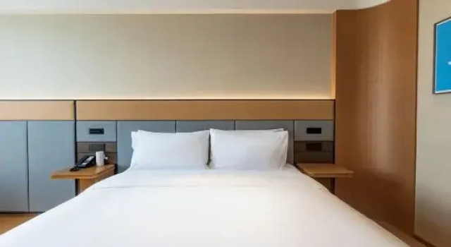 Люкс JI Hotel (Yanji Xizhan Wanda Plaza)