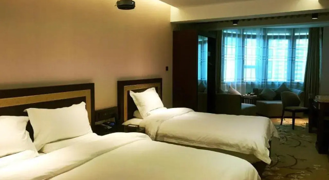 Семейный номер Superior Sun Moon Lake Hotel Dalian大连火车站店