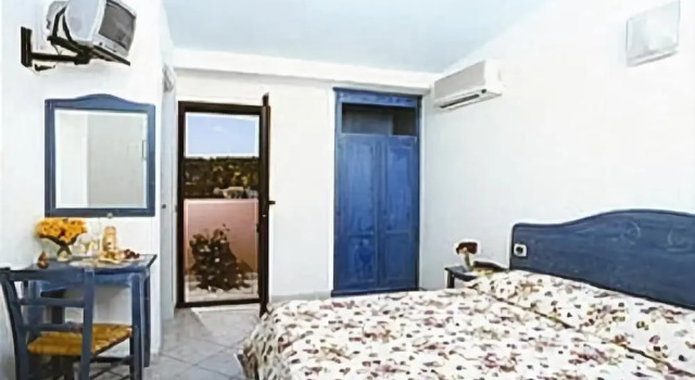 Hotel Quasar, Забронировать Отель Отели Орозеи 3 звезды, 3*