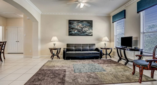 Villa Laverne 3 Bed Room Suite Furnished Condos
