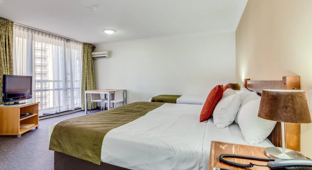 Central Hillcrest Apartment Hotel