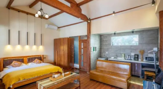 Люкс Lijiang Rongyi Homestay