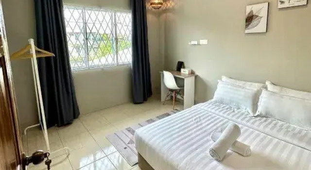 Ang Lee Holiday Home 2, Prenota Hotel Semporna Sabah