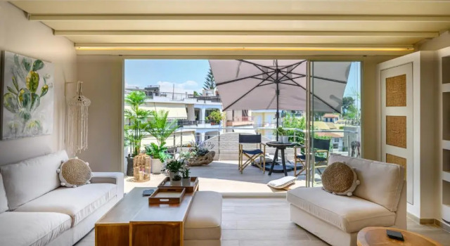 Fiorela's casa- A stylish loft apartment in the heart of Preveza, Prenota Appartamento Hotel a Preveza con parcheggio, Parcheggio