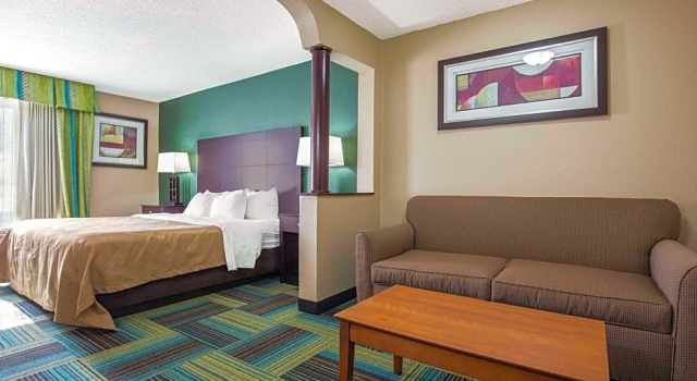 Люкс Quality Inn and Suites Arnold - St Louis