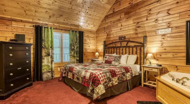 Little Slice of Heaven -1BR 1BA Close to Town and Resort Amenities cabin, Забронировать Курортный отель Пиджен-Фордж Great Smoky Mountains National Park, рядом с Парк гоночных аттракционов NASCAR SpeedPark Smoky Mountains