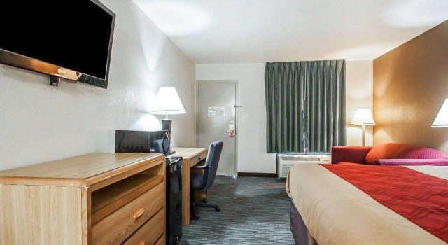 Econo Lodge Inn and Suites - Jackson, Prenota Hotel Jackson Tennessee