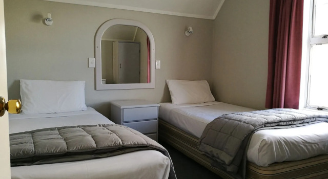 Phoenix Thermal Resort - Taupo, Забронировать Курортный отель СПА-отели Lake Taupo, SPA-услуги