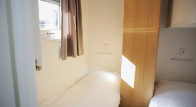 Comfortably Furnished Chalet with Porch near Veluwe, Rezerwuj Chalet Hotele w Veluwe z parkingiem, Parking