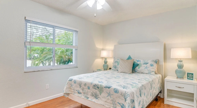Charming Largo Home w/ Private Pool: 1 Mi to Beach, Buchen Sie Ferienhaus Cottages in Pinellas County, Cottage