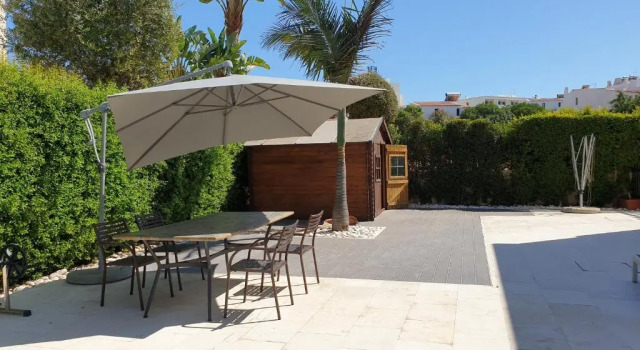 Вилла Luxury city Villa Olivia 10 - 15 min to the Beach Oura, private swimming pool