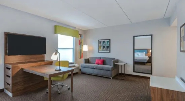 Люкс Hampton Inn & Suites Burlington
