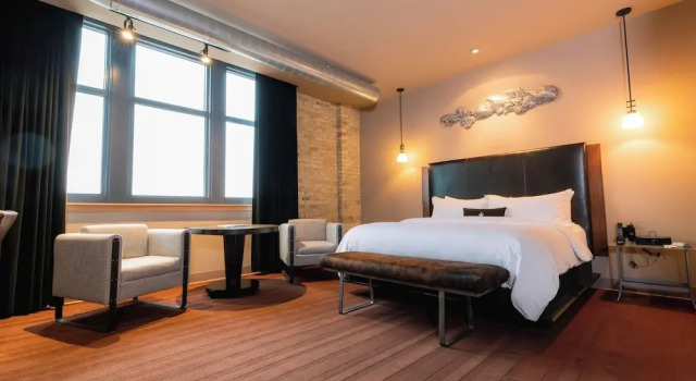 Номер Deluxe The Iron Horse Hotel