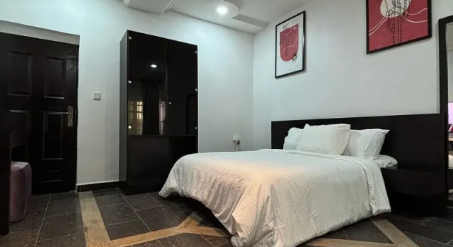Апартаменты Circusse Suites and Apartments
