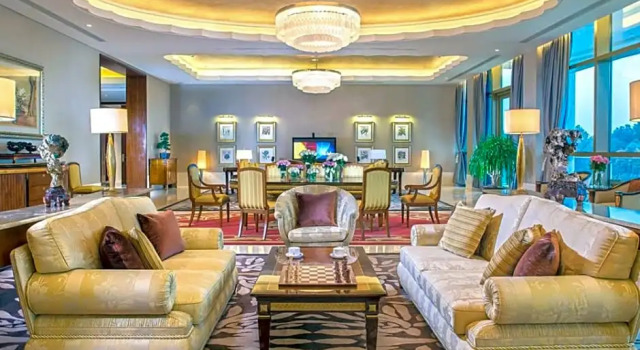 Люкс с красивым видом из окна Jinji Lake Grand Hotel