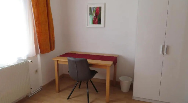Haus Irmi, Rezerwuj Hotel Hotele w Knittelfeld z parkingiem, Parking