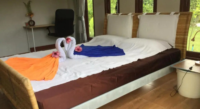 Vacation House with tropical garden and private pool, Забронировать Отель Отели Районг с парковкой, Парковка
