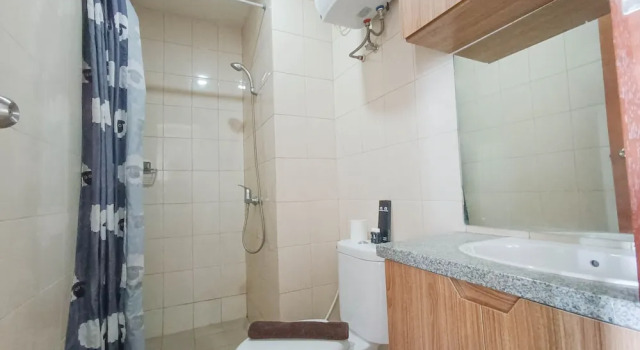 Апартаменты Nice And Homey 2Br At Vida View Makasar Apartment