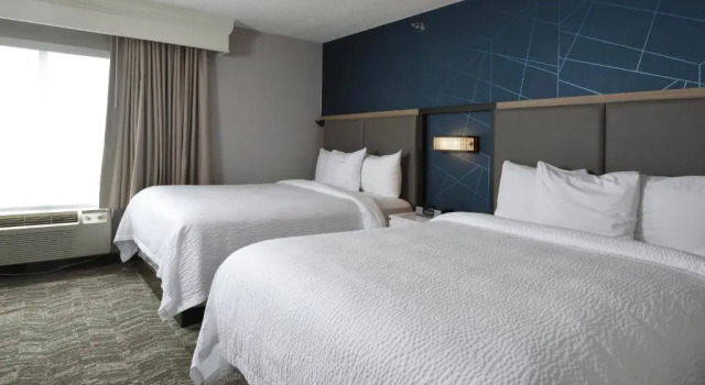 Двухместный люкс SpringHill Suites Des Moines West