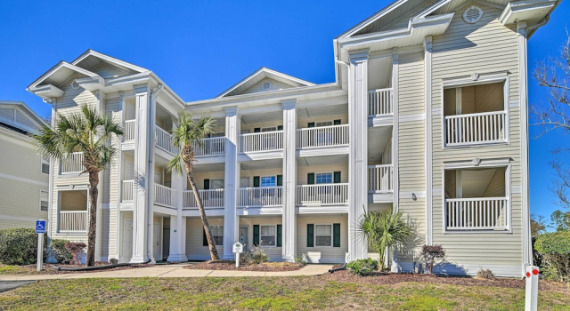 Myrtle Beach Condo w/ Pool & Golf Access, Забронировать Апартаменты/квартира Миртл-Бич Гранд-Странд, рядом с Outlet Park at Waccamaw Shopping Center