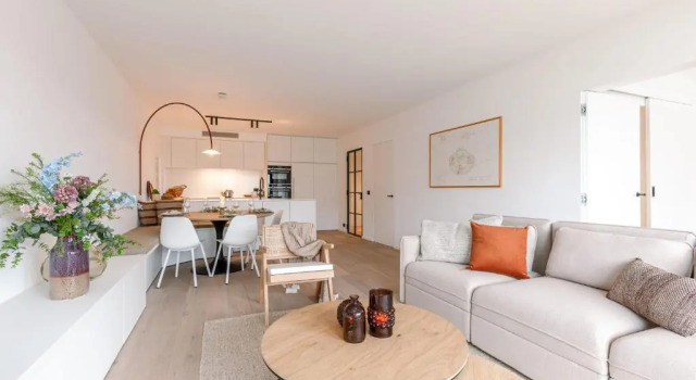 Апартаменты Renovated Apartment With sea View and Parking