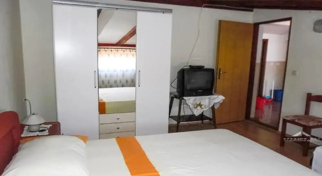 2 Bed Flat - Sleeps 8 - Parking - Wifi, Rezerwuj Dom wakacyjny Zuboviсi 