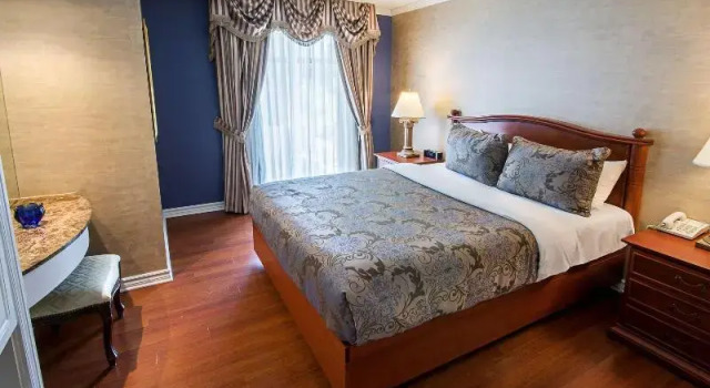 Люкс с балконом и с видом на сад Hôtel Palace Royal Centre-Ville Québec par JARO