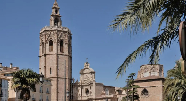 Travel Habitat Plaza de la Virgen, Забронировать Отель Сьютат Белла 