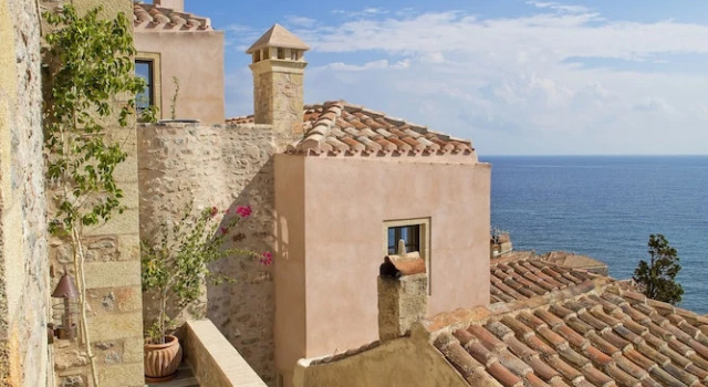 Люкс Superior с балконом и с видом на море Moni Emvasis Luxury Suites