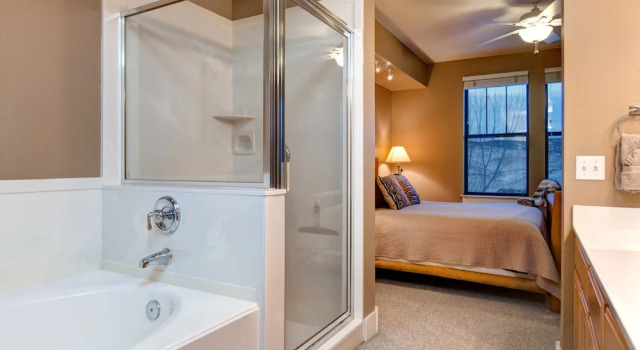 Mountain View Hot Tub Condo by RedAwning, Varaa Hotelli Summit Park 