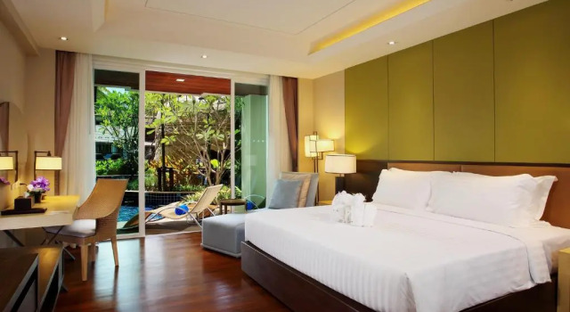 Двухместный номер с доступом к бассейну Premier Graceland Khaolak Beachfront Resort