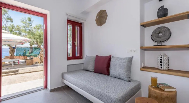 Magic Klima II, Prenota Hotel Plaka Milou 