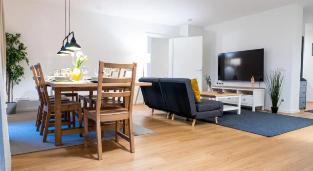 4 Bedroom in urban location, Book Apartment Hamburg Hansestadt Hamburg