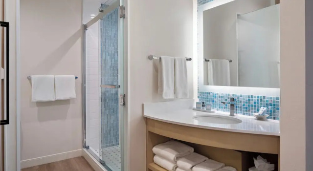 Четырёхместный номер Standard oceanfront Opal Grand Oceanfront Resort & Spa