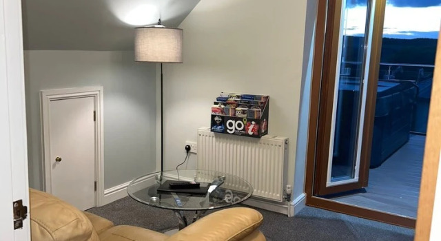 The Hilltop Haven, Book Hotel Prestatyn 