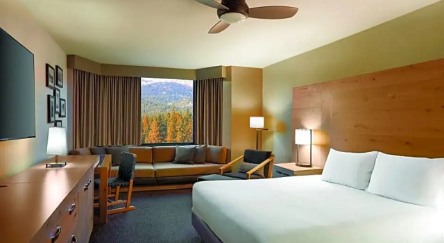 Номер Hyatt Regency Lake Tahoe Resort, Spa & Casino