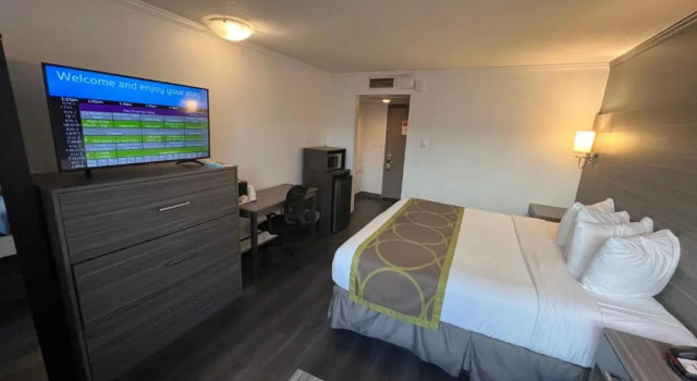 Номер Standard Super 8 by Wyndham Macleod Trail Calgary