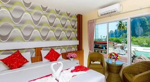 Двухместный номер Deluxe с балконом Phi Phi Maiyada Resort