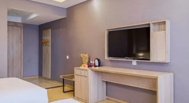 Люкс Deluxe Light travel hotel (jiaxing honghe woolen sweater market store)