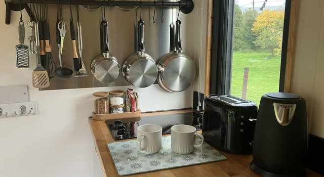 Номер Standard 1 Bed Converted Railway Wagon Near Crickhowell
